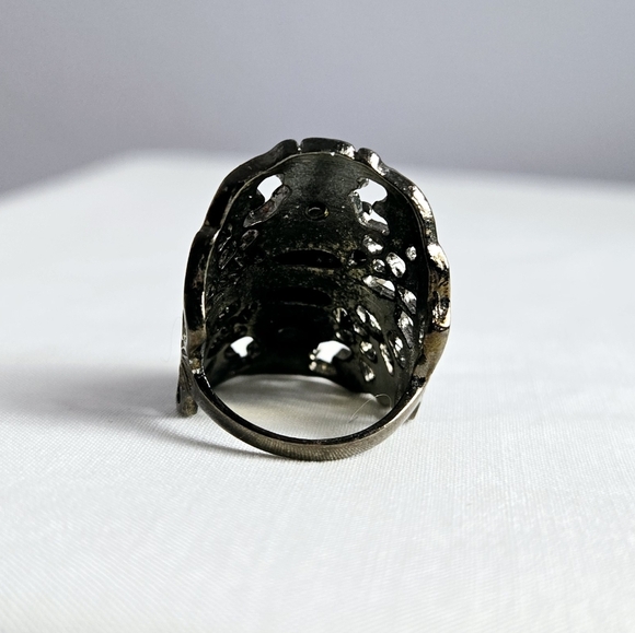 Intricate Dark Black Gray Floral Ring Size 7 - Picture 12 of 16
